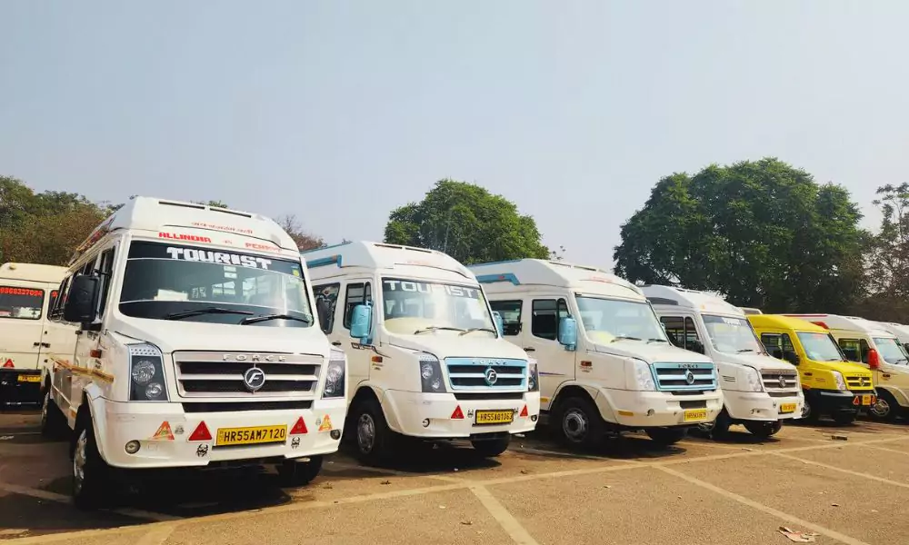 Delhi to Kainchi Dham Tempo Traveller