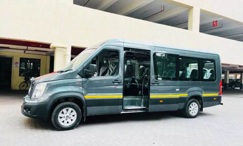 12 Seater Tempo Traveller